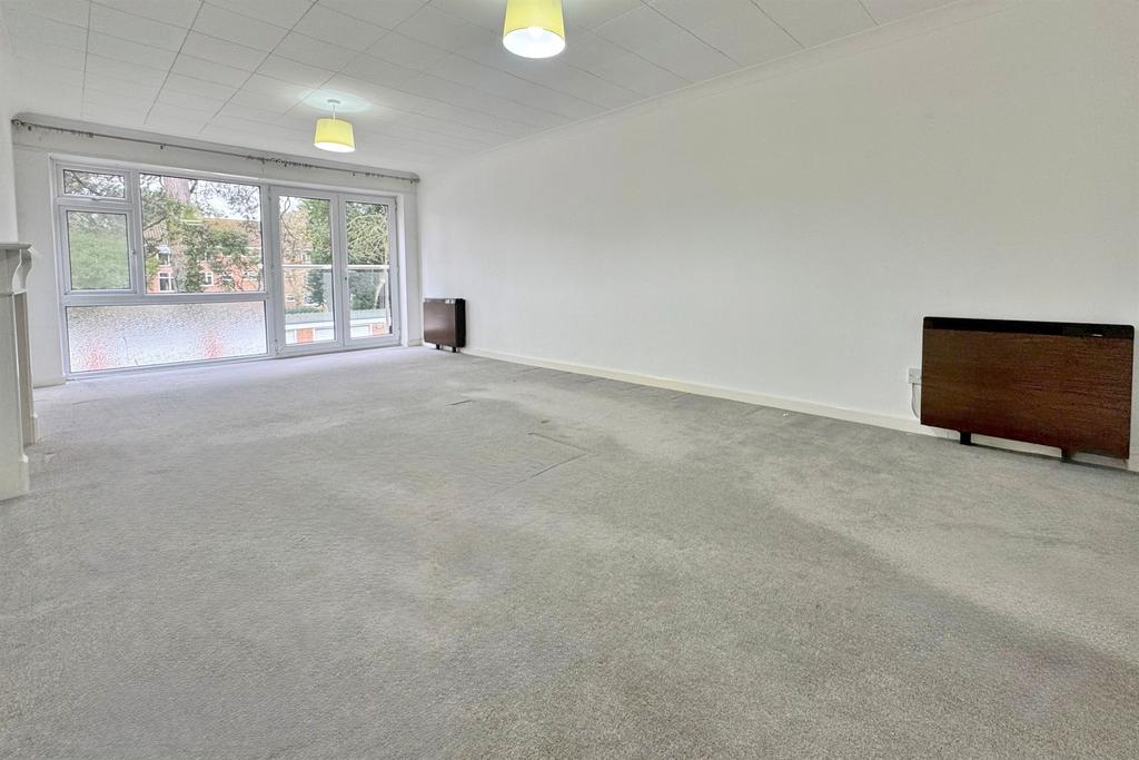 Living/Dining Area