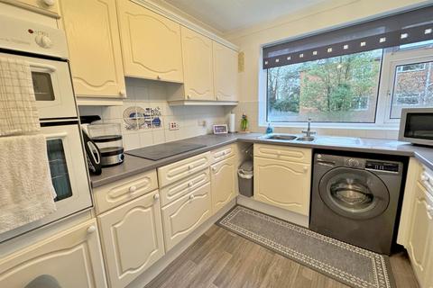 2 bedroom flat to rent, Westbourne