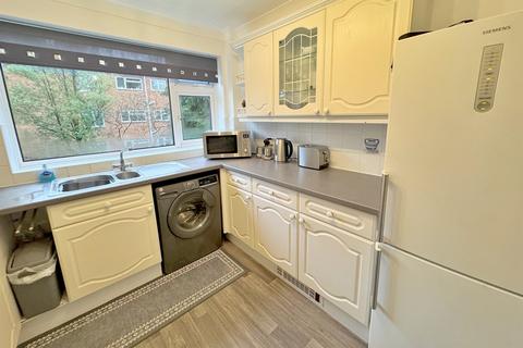 2 bedroom flat to rent, Westbourne