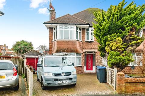 Douglas Close, Worthing
