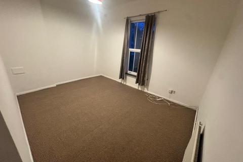 2 bedroom flat to rent, South Road, SMETHWICK