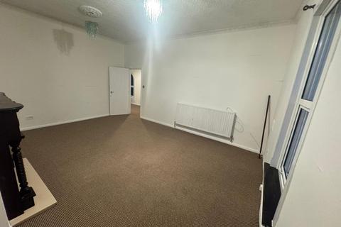 2 bedroom flat to rent, South Road, SMETHWICK