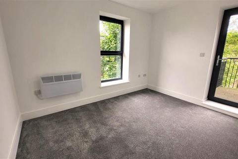 3 bedroom apartment to rent, Baker Street, ENFIELD