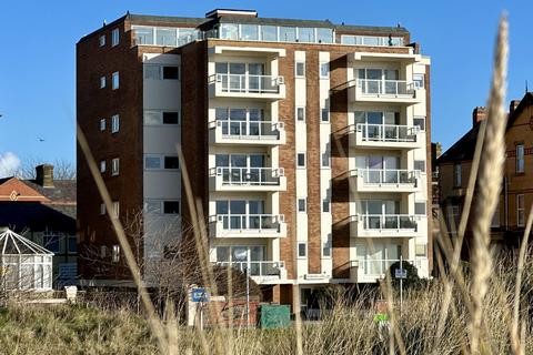 2 bedroom apartment for sale, North Promenade, Lytham St. Annes, FY8