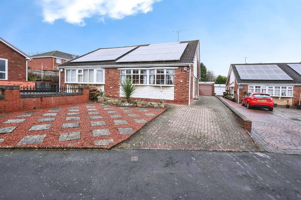 2 bedroom semi-detached bungalow for sale