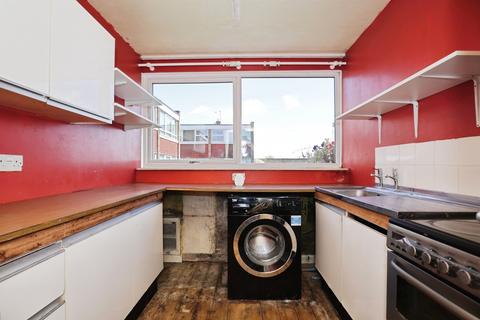 2 bedroom ground floor flat for sale, Ash Court, Rugby