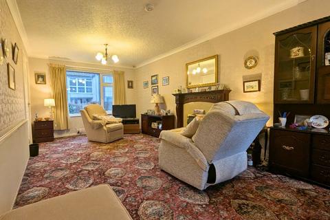2 bedroom terraced house for sale, Moor Crescent Chase, Leeds