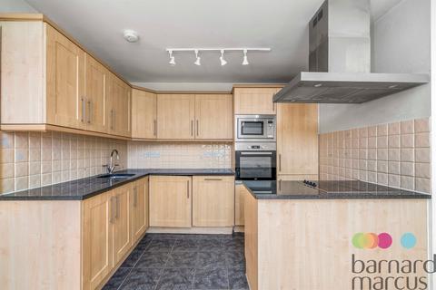 2 bedroom flat for sale, Royal Drive, London