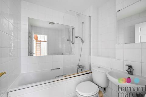 2 bedroom flat for sale, Royal Drive, London