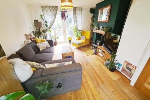 3 bedroom terraced house for sale, Gloucester Road, Droylsden