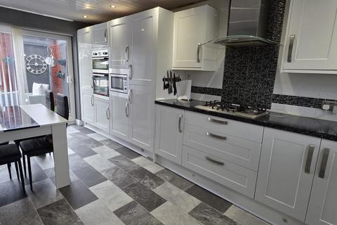 3 bedroom terraced house for sale, Carver Road, Marple