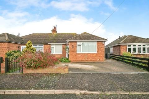 2 bedroom semi-detached bungalow for sale, Oakley Road, Harwich