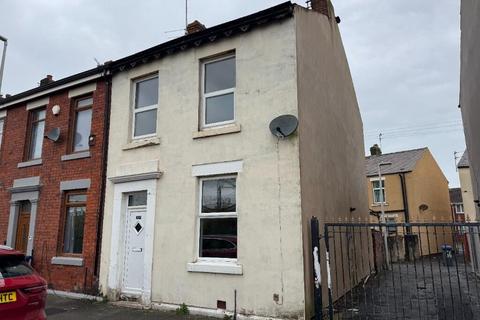 3 bedroom end of terrace house to rent, Enfield Road, Blackpool