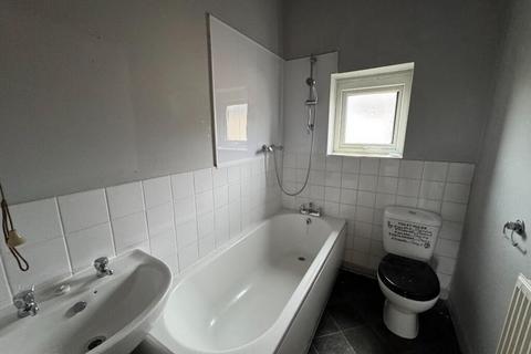 3 bedroom end of terrace house to rent, Enfield Road, Blackpool