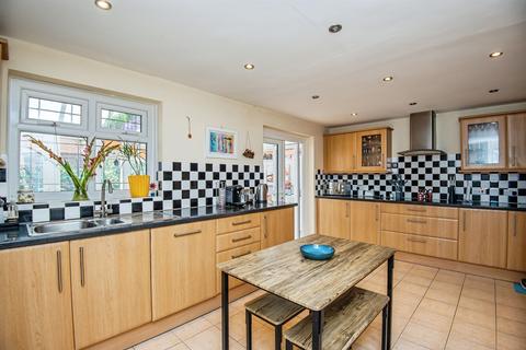 4 bedroom detached house for sale, Cross Field Drive, Woodsetts, Worksop