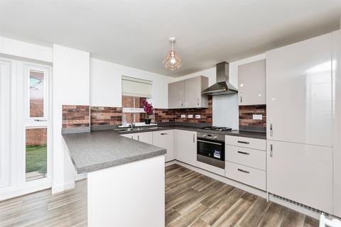 4 bedroom detached house for sale, Perry Way, Morley, Leeds