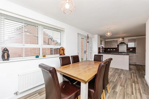 4 bedroom detached house for sale, Perry Way, Morley, Leeds