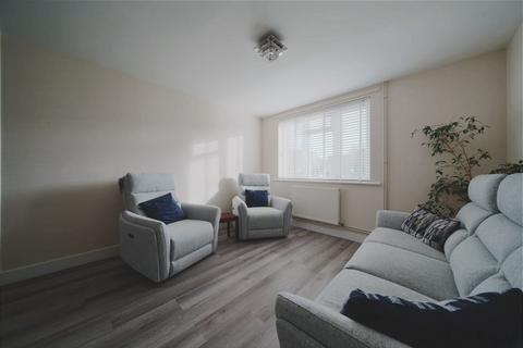 3 bedroom end of terrace house for sale, Vineries Close, Worthing