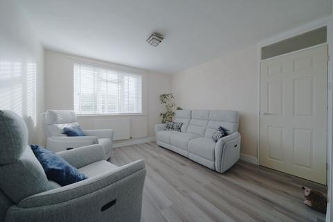 3 bedroom end of terrace house for sale, Vineries Close, Worthing