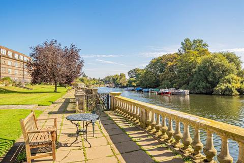 undefined, Cross Deep, Twickenham TW1