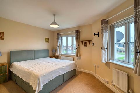 3 bedroom semi-detached house for sale, Marlott Road, Gillingham