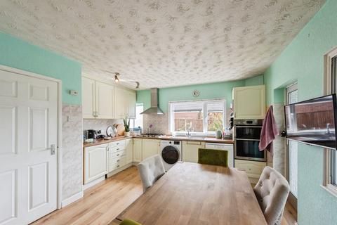 3 bedroom detached bungalow for sale, Crown Street, BRANDON