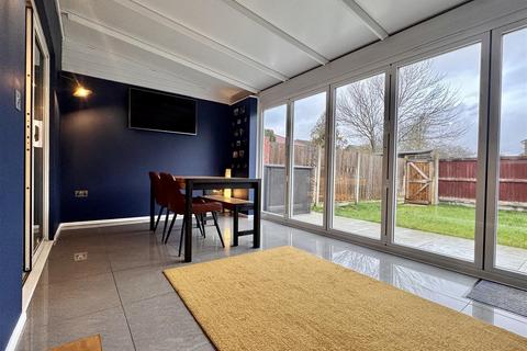 3 bedroom detached house for sale, Paddock Drive, Springfield, Chelmsford
