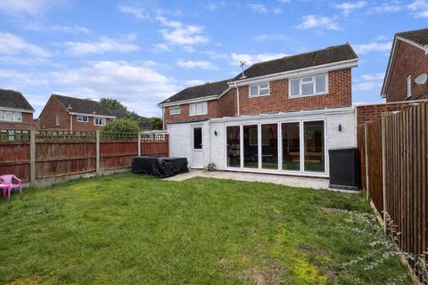 3 bedroom detached house for sale, Paddock Drive, Springfield, Chelmsford