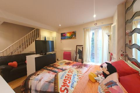 1 bedroom flat to rent, Hammersmith Grove, W6