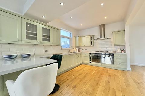 4 bedroom semi-detached house for sale, Dunes Avenue, South Shore FY4