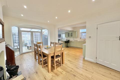 4 bedroom semi-detached house for sale, Dunes Avenue, South Shore FY4