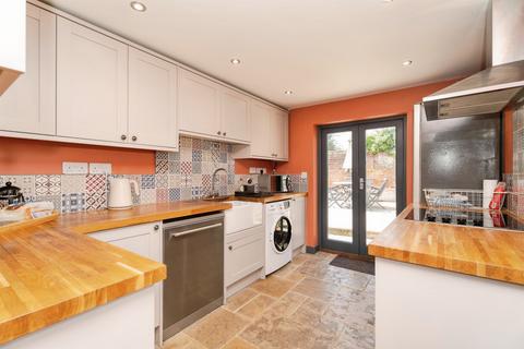 2 bedroom character property for sale, Grove Corner, Roughton, Norwich