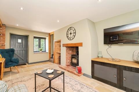 2 bedroom character property for sale, Grove Corner, Roughton, Norwich