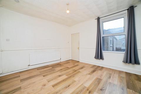4 bedroom end of terrace house for sale, Campbell Street, Nottingham NG16