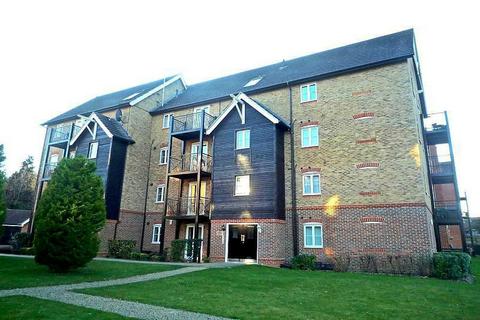 2 bedroom flat to rent, Wye Gardens, Fryers Lane, High Wycombe, HP12