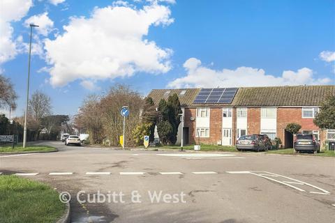 3 bedroom terraced house for sale, Thornton Place, Horley RH6