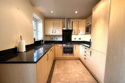2 bedroom flat to rent, Wynsmere Court, Green Dragon Lane, Winchmore Hill, N21