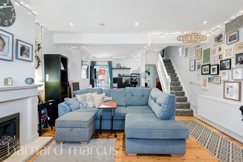 3 bedroom terraced house for sale, Moffat Road, Thornton Heath