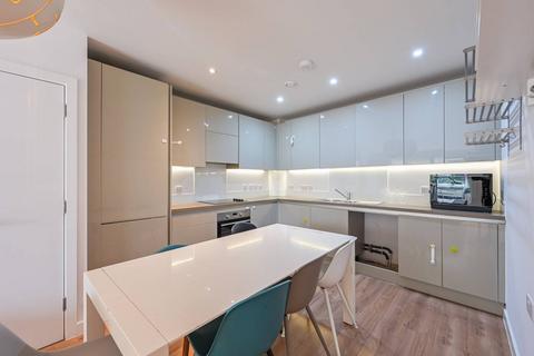 2 bedroom flat to rent, Net Street, Barking, IG11