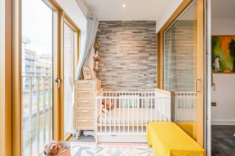 1 bedroom flat for sale, Grovelea Court, LONDON E3
