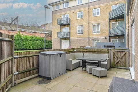 2 bedroom flat for sale, 1 Hereford Road, London E3