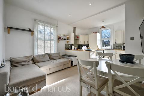 3 bedroom maisonette for sale, Kingsway, London