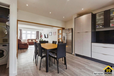 3 bedroom semi-detached house for sale, Curzon Avenue, Stanmore, United Kingdom, HA7