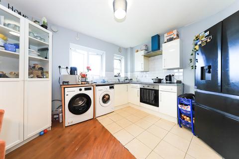 2 bedroom apartment for sale, Waterside Close, Parkfields, Wolverhampton