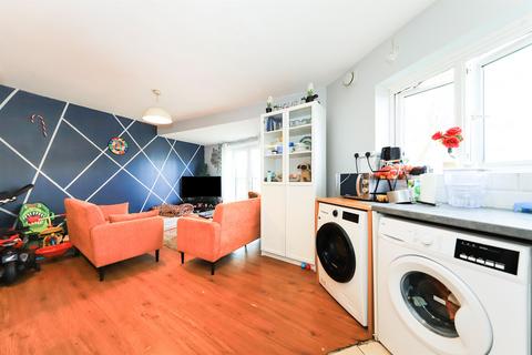 2 bedroom apartment for sale, Waterside Close, Parkfields, Wolverhampton