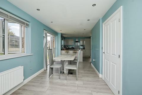 4 bedroom detached house for sale, Rhondda Vale, Aylesham, Canterbury