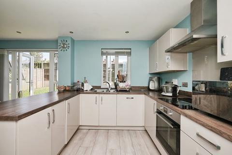 4 bedroom detached house for sale, Rhondda Vale, Aylesham, Canterbury