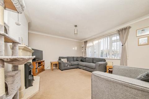 4 bedroom detached house for sale, Chalfont Road, Colchester