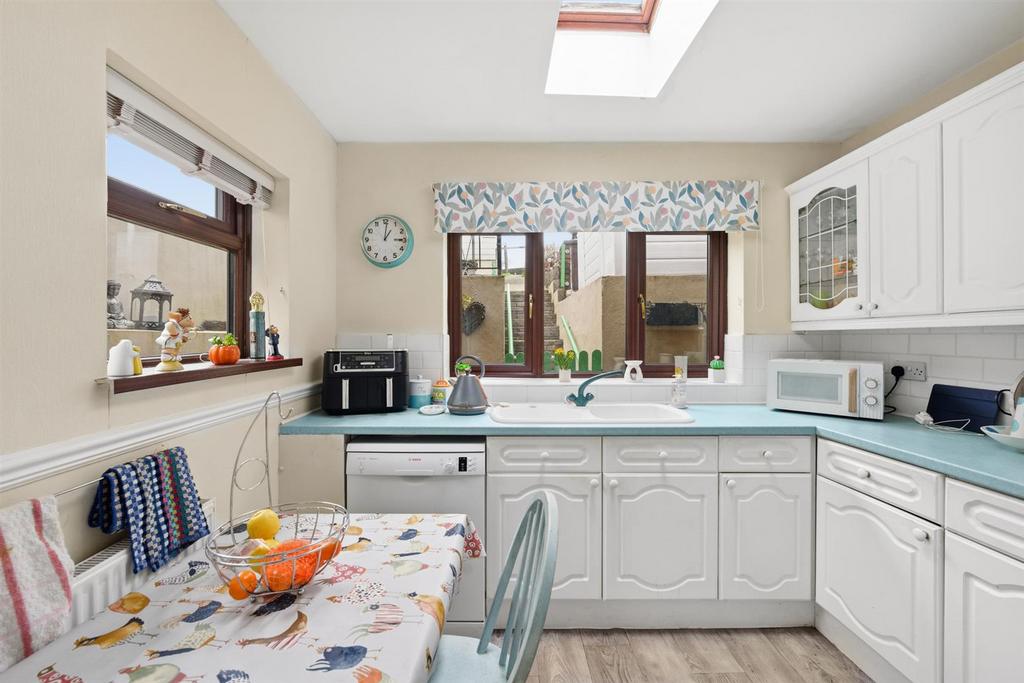8 St Dials Rd-12.jpg