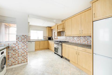 4 bedroom detached house for sale, Haglis Drive, Aylesbury HP22
